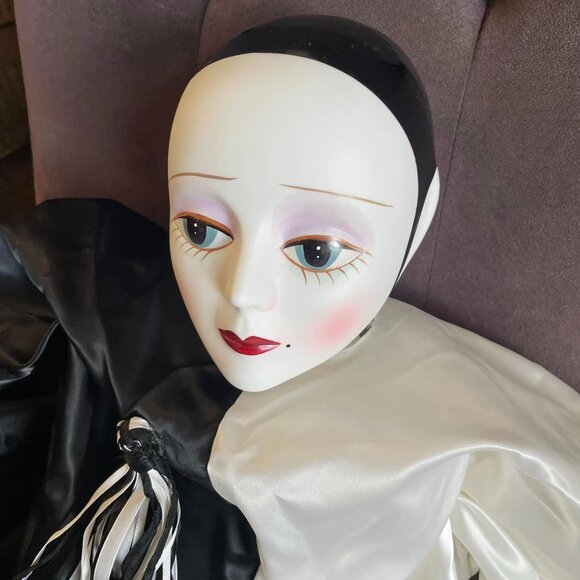 RARE Vintage 1984 Life Size Commedia del' Arte Porcelain Pierrot Harlequin Doll - Picture 5 of 14